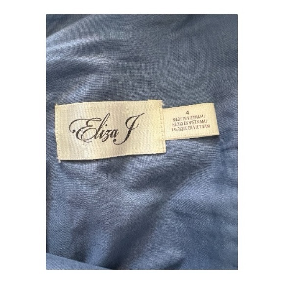 ✨ EUC ELIZA J Blue Chambray Embroidered Bell Sleeve Dress | Women’s Sz 4 - Picture 10 of 12
